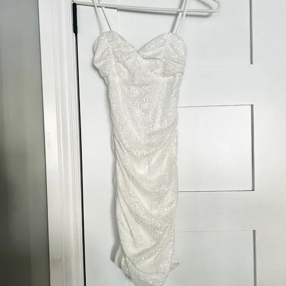 HELLO MOLLY WHAT A GLAMOUR SEQUIN DRESS WHITE - Picture 6 of 7